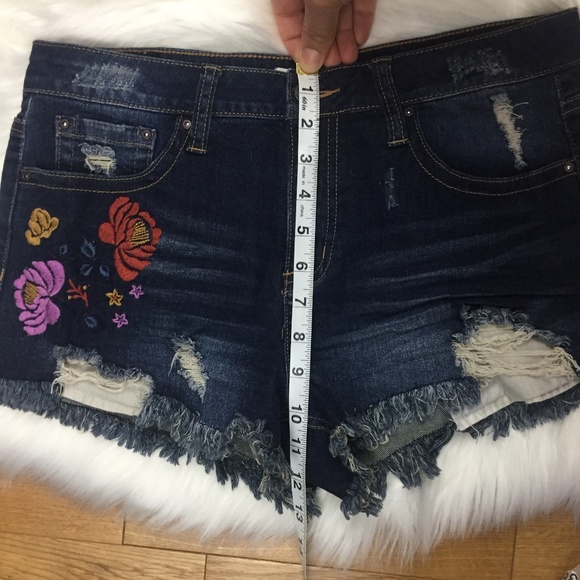ZCO Embroidered Floral High Waisted Denim Shorts L - Picture 8 of 8
